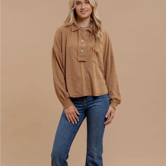 Blu Pepper Collared Raw Edge Knit Top with Large Buttons - Picture 1 of 3